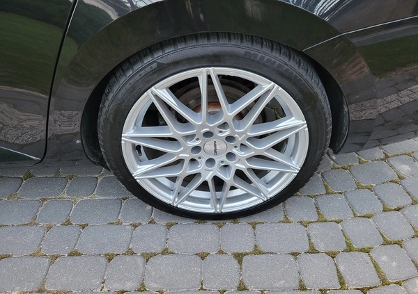 Skoda Superb cena 69900 przebieg: 132306, rok produkcji 2015 z Józefów małe 742